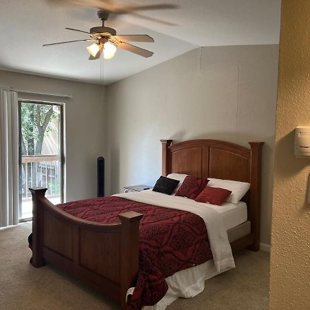 Lovely 1-Bedroom Townhome With Nice Amenities Houston Ngoại thất bức ảnh
