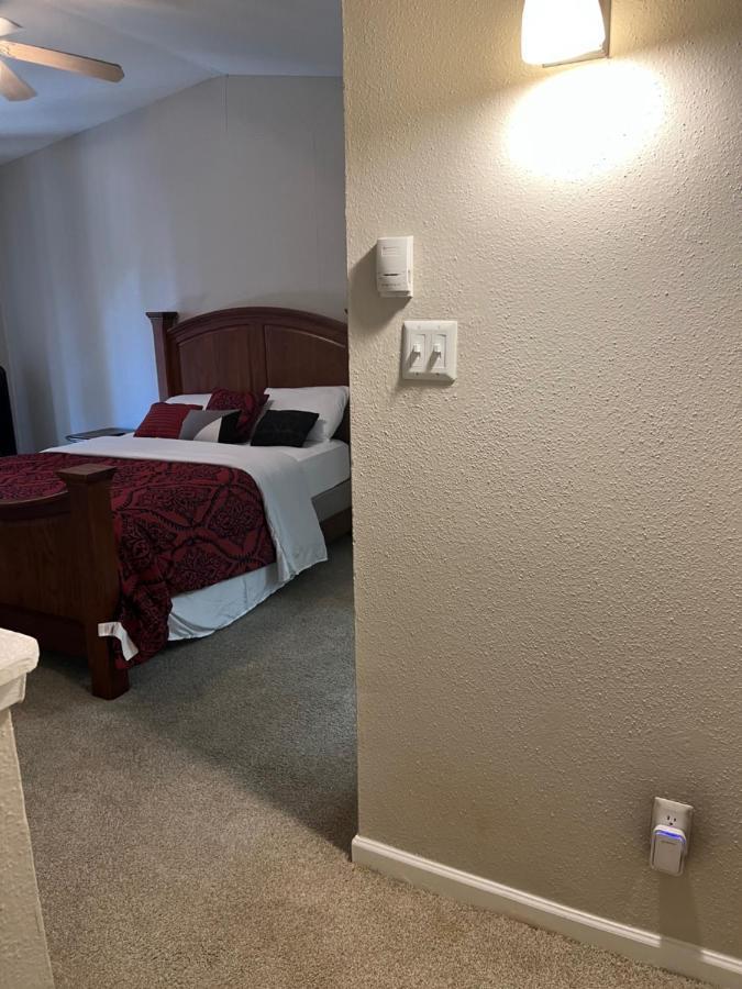 Lovely 1-Bedroom Townhome With Nice Amenities Houston Ngoại thất bức ảnh